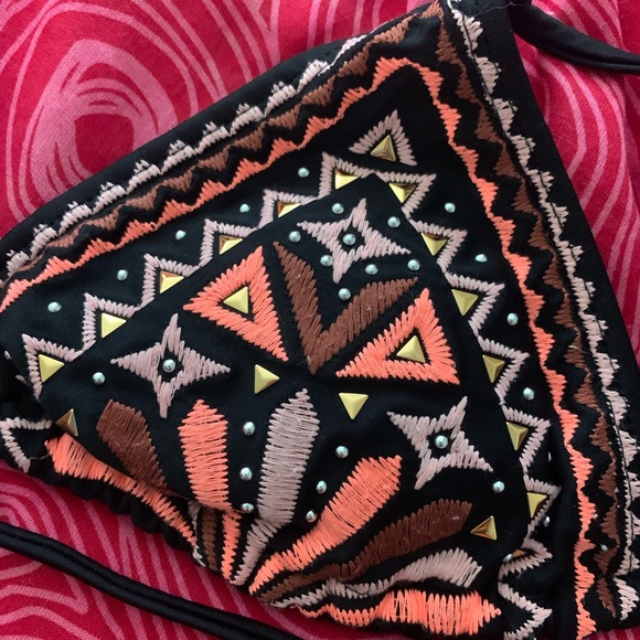 Like New Bikini - Picture 2 of 6